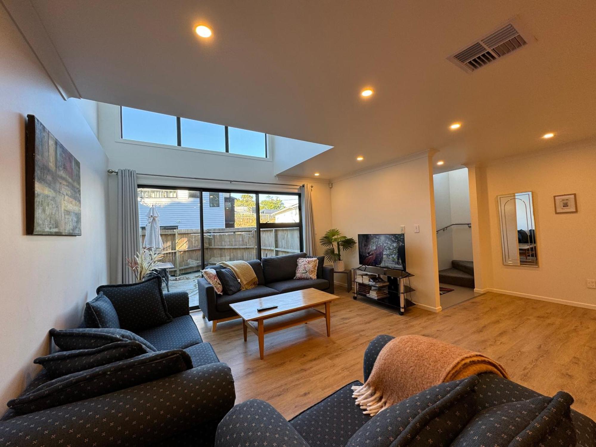 No Party Allowed, Entire Brand New 3 Bedroom Townhouse, Free Unlimited Fibre Wifi And Free Parking Wellington Eksteriør bilde