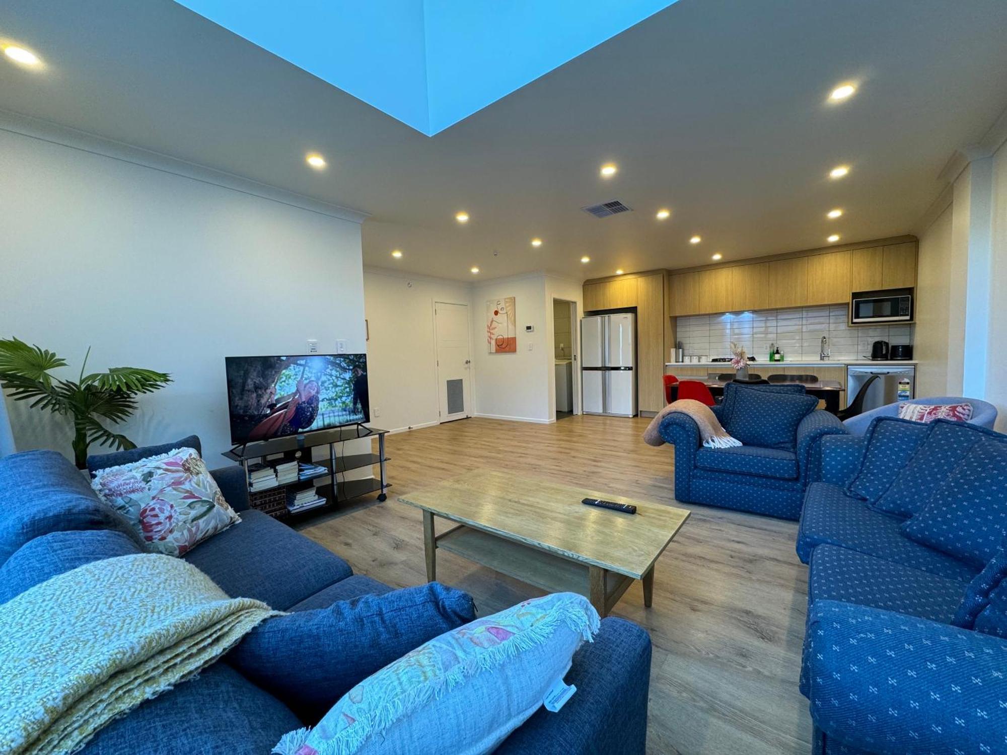 No Party Allowed, Entire Brand New 3 Bedroom Townhouse, Free Unlimited Fibre Wifi And Free Parking Wellington Eksteriør bilde