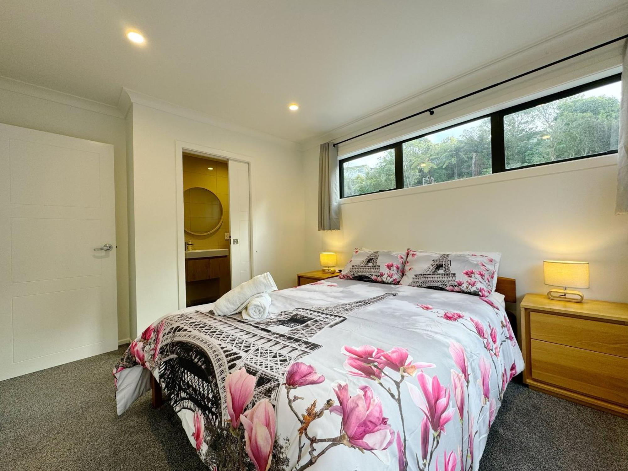 No Party Allowed, Entire Brand New 3 Bedroom Townhouse, Free Unlimited Fibre Wifi And Free Parking Wellington Eksteriør bilde