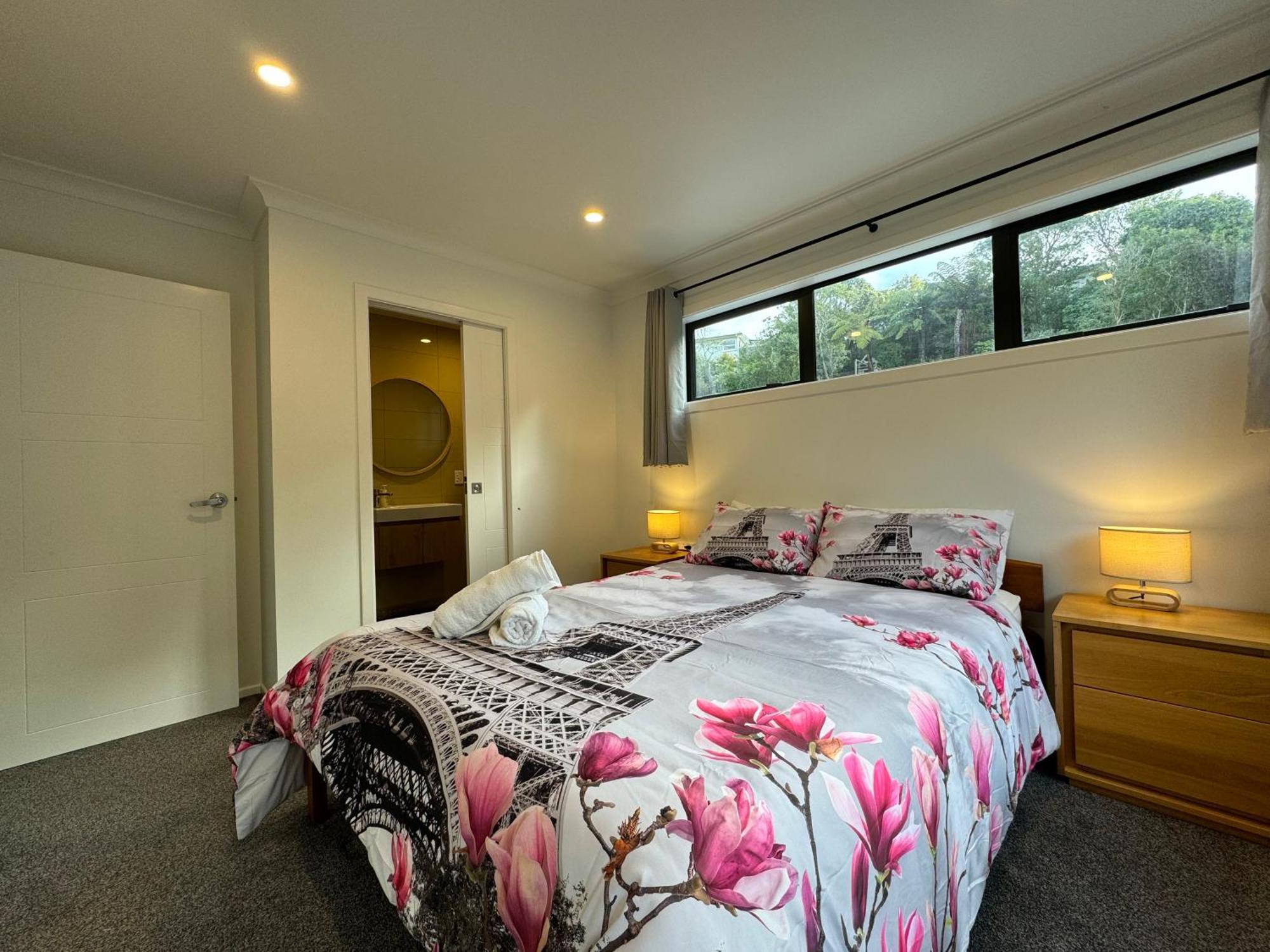 No Party Allowed, Entire Brand New 3 Bedroom Townhouse, Free Unlimited Fibre Wifi And Free Parking Wellington Eksteriør bilde