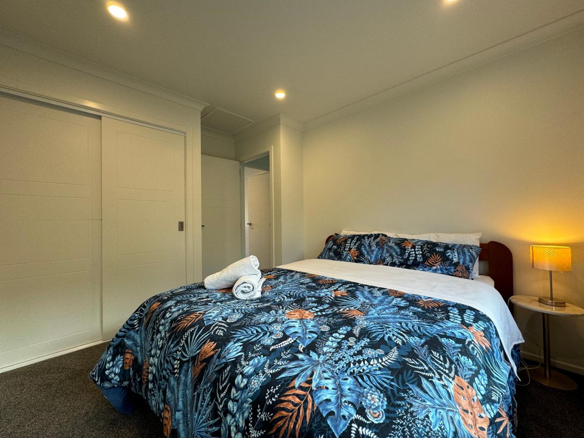 No Party Allowed, Entire Brand New 3 Bedroom Townhouse, Free Unlimited Fibre Wifi And Free Parking Wellington Eksteriør bilde
