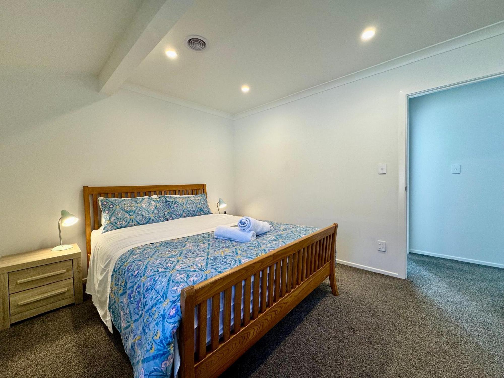 No Party Allowed, Entire Brand New 3 Bedroom Townhouse, Free Unlimited Fibre Wifi And Free Parking Wellington Eksteriør bilde