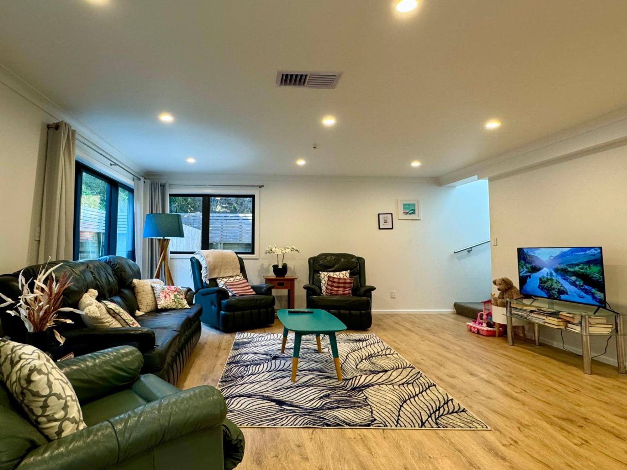 No Party Allowed, Entire Brand New 3 Bedroom Townhouse, Free Unlimited Fibre Wifi And Free Parking Wellington Eksteriør bilde