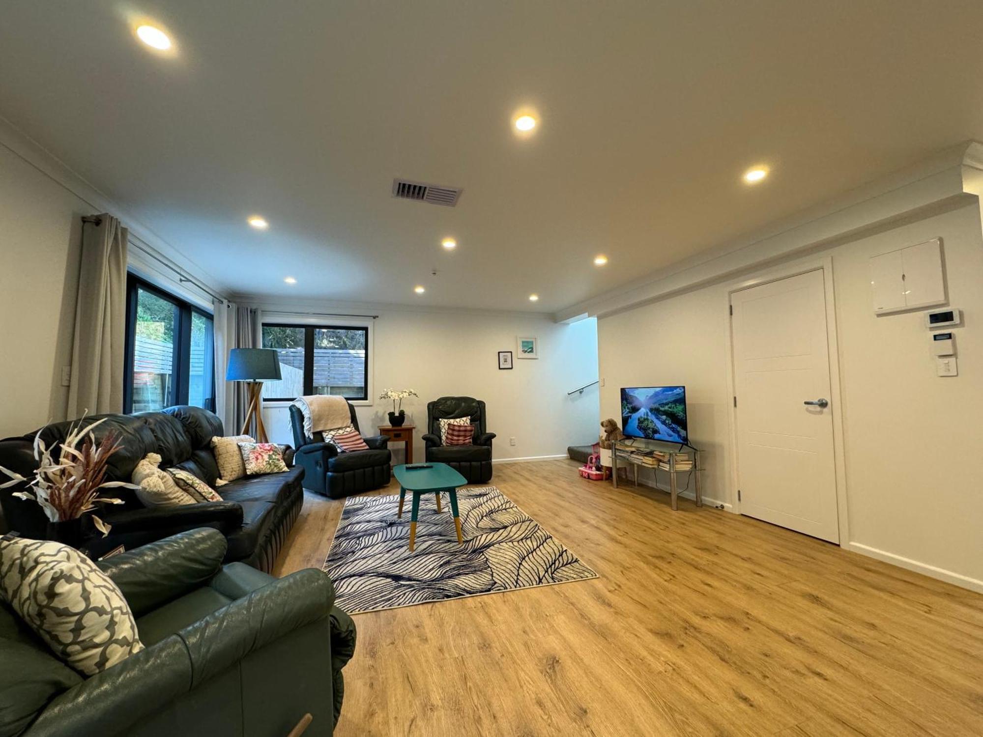No Party Allowed, Entire Brand New 3 Bedroom Townhouse, Free Unlimited Fibre Wifi And Free Parking Wellington Eksteriør bilde