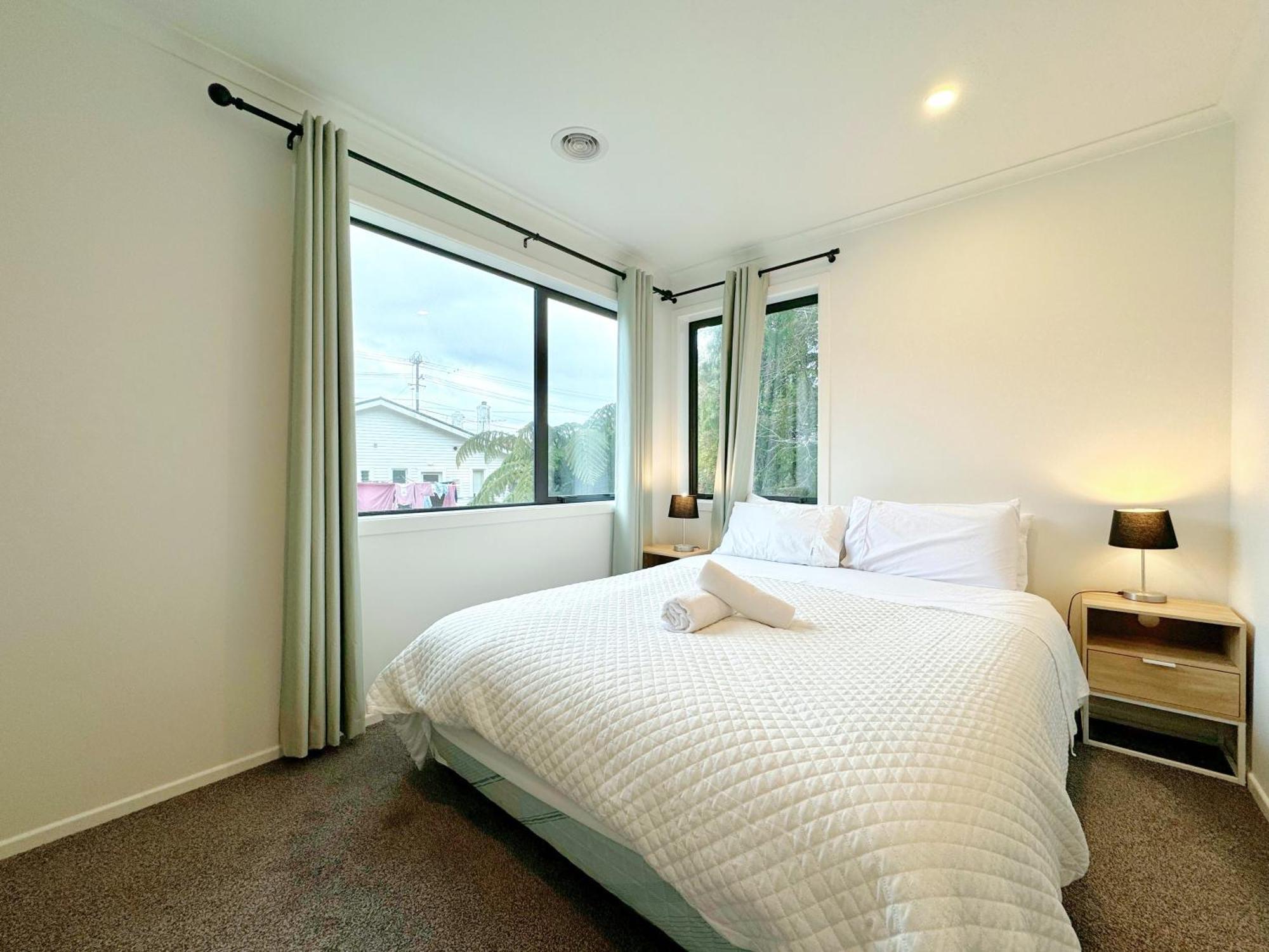 No Party Allowed, Entire Brand New 3 Bedroom Townhouse, Free Unlimited Fibre Wifi And Free Parking Wellington Eksteriør bilde