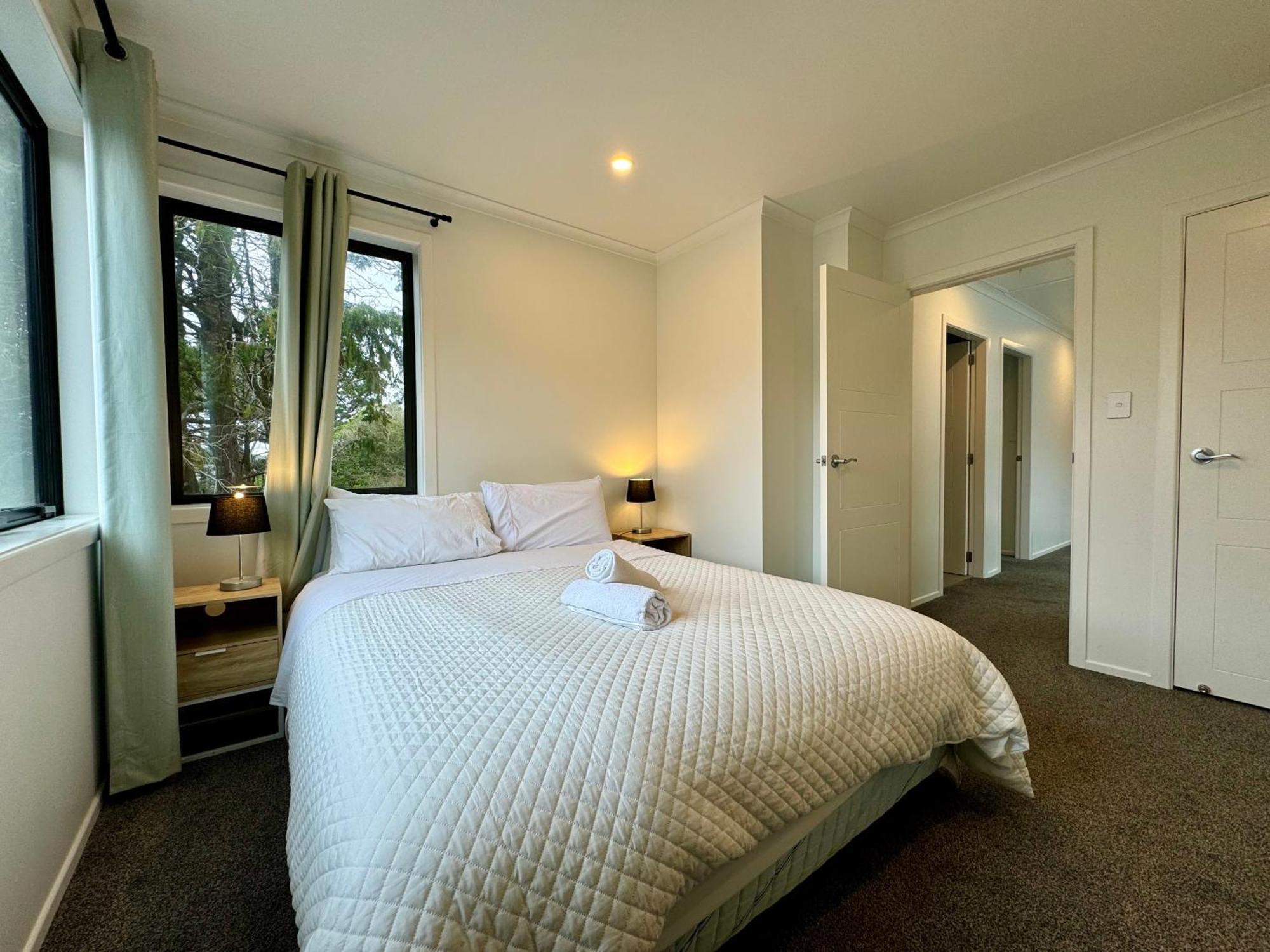 No Party Allowed, Entire Brand New 3 Bedroom Townhouse, Free Unlimited Fibre Wifi And Free Parking Wellington Eksteriør bilde