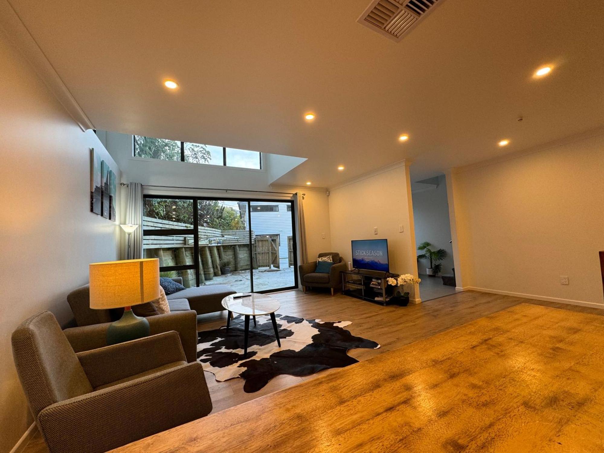 No Party Allowed, Entire Brand New 3 Bedroom Townhouse, Free Unlimited Fibre Wifi And Free Parking Wellington Eksteriør bilde