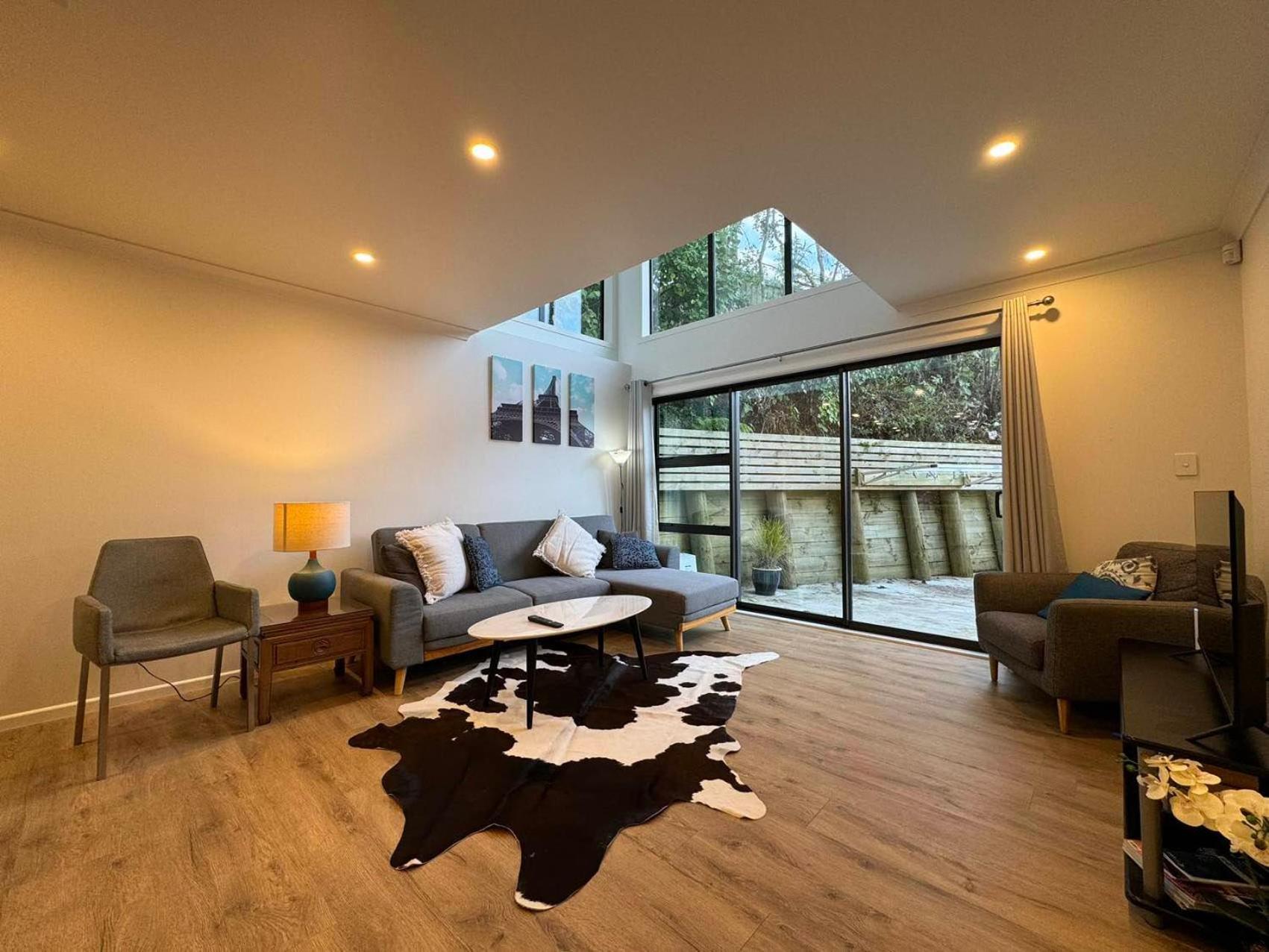 No Party Allowed, Entire Brand New 3 Bedroom Townhouse, Free Unlimited Fibre Wifi And Free Parking Wellington Eksteriør bilde