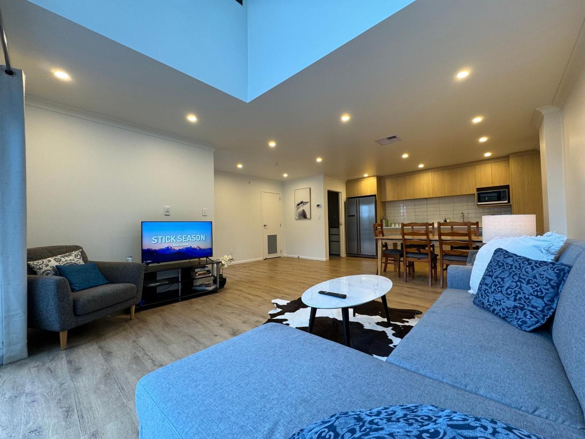 No Party Allowed, Entire Brand New 3 Bedroom Townhouse, Free Unlimited Fibre Wifi And Free Parking Wellington Eksteriør bilde
